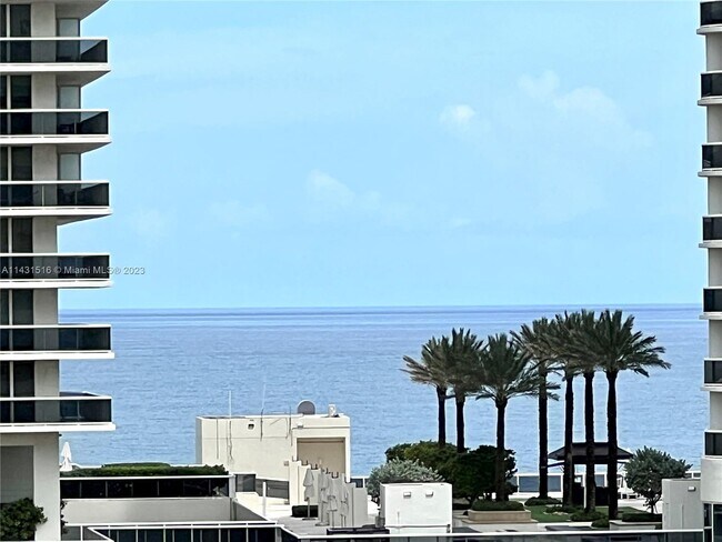 Foto del edificio - 1817 S Ocean Dr