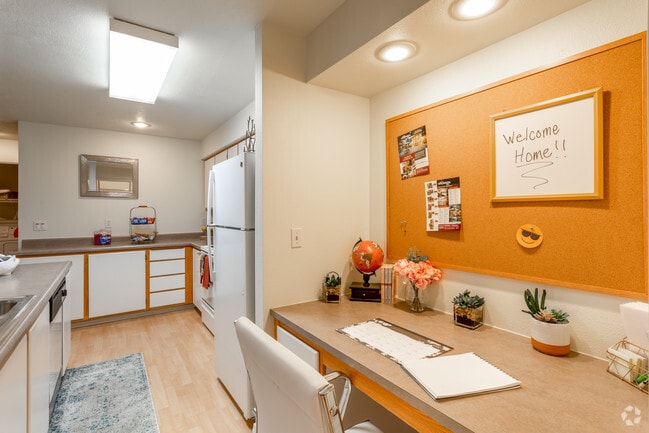 2HAB, 1BA - 902 ft² - The Whimsical Pig