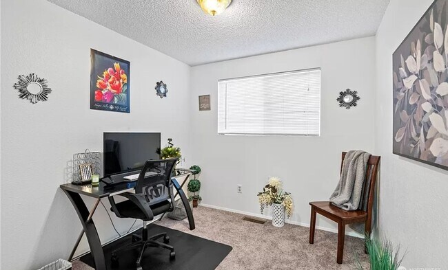 Foto del edificio - 4 Bedroom 2 Bath House For Rent Federal Way