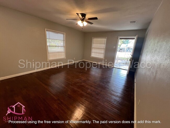 Foto del edificio - 3917 Maple Ave