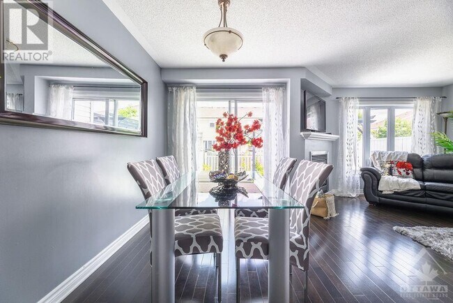 Photo du bâtiment - 214 Montmorency Way