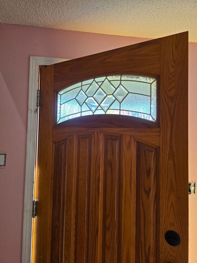 Building Photo - Spacious 4BR House in Mount Vernon
