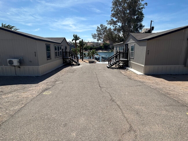 Building Photo - 455 Moser Ave