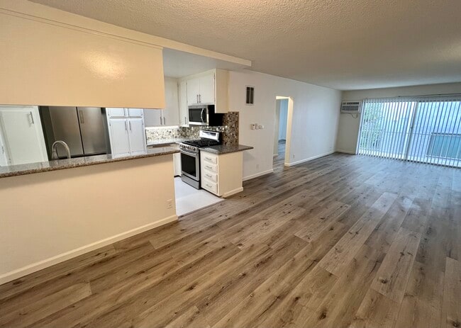 Building Photo - 814 S Wooster St