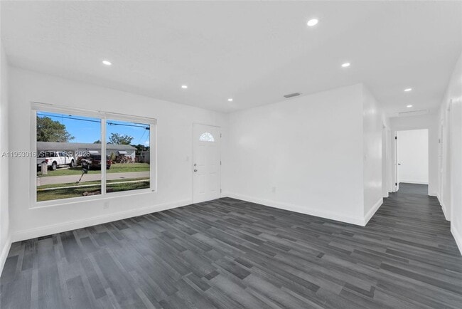 Foto del edificio - 4917 SW 43rd Terrace