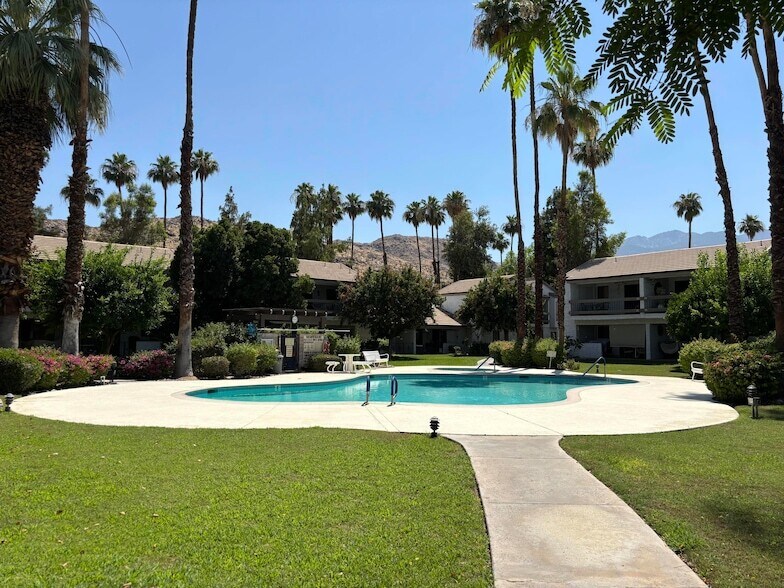 Foto principal - 5175 E Waverly Dr