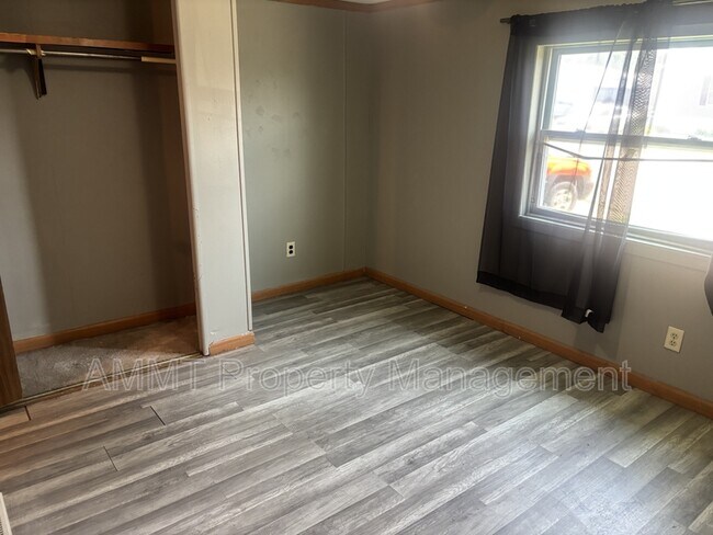 Foto del edificio - 1528 Apache Dr