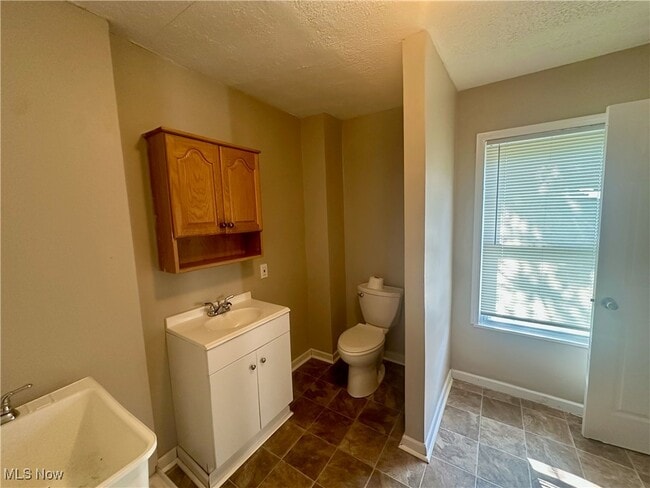 Building Photo - 728 McKinley Ave