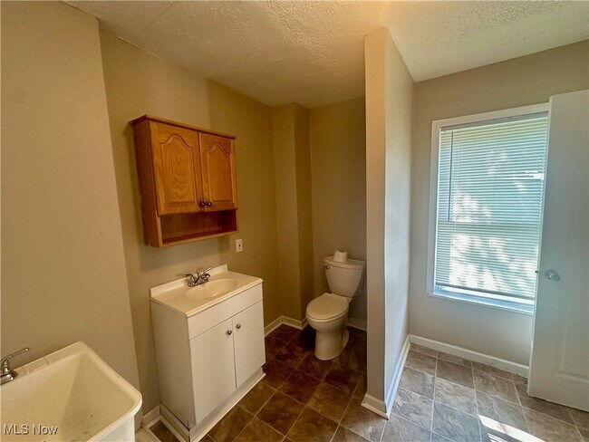 Foto del edificio - 728 McKinley Ave