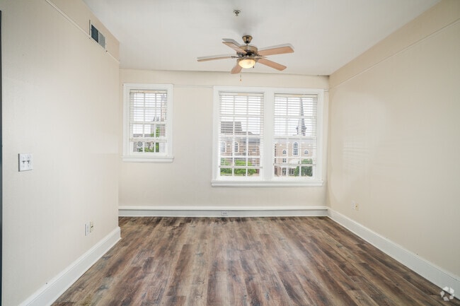 2BR, 1BA - 748SF - Dining / Living Room - The Aeolian Senior Apartments