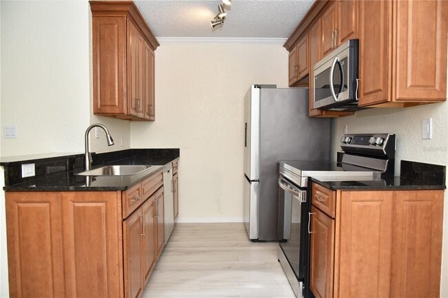 Building Photo - 10265 Gandy Blvd N