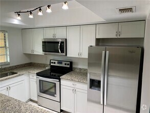 Building Photo - 100 Valley Stream Dr