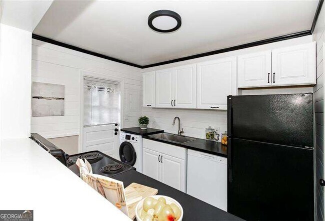Foto del edificio - 425 Lindbergh Drive NE