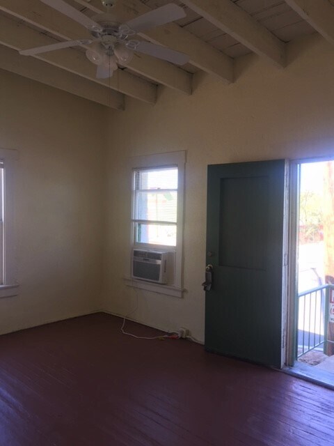Foto del edificio - 426 E 8th St