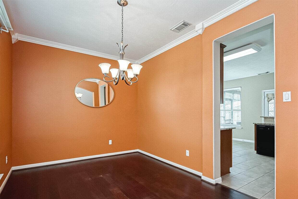 Foto del edificio - 2218 Falcon Knoll Ln