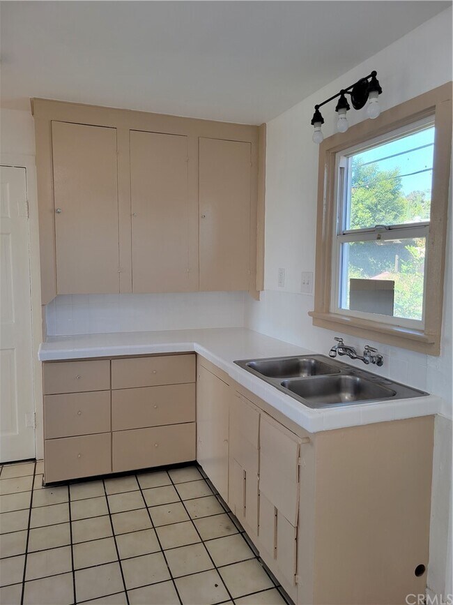 Foto del edificio - 2012 Cherry Ave