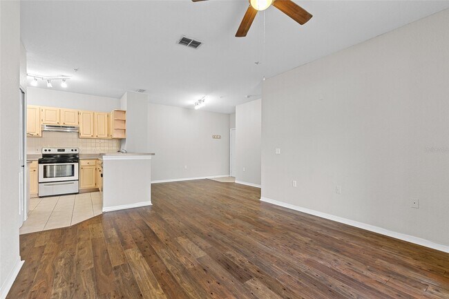 Foto del edificio - 1175 Lake Shadow Cir