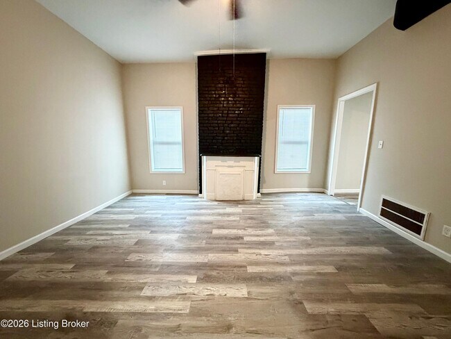 Building Photo - 1917 W Madison St