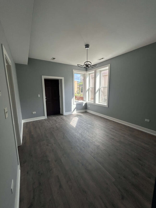 Building Photo - 1924 S Albany Ave