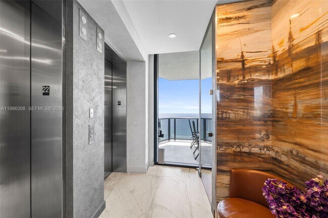 Building Photo - 18555 Collins Ave