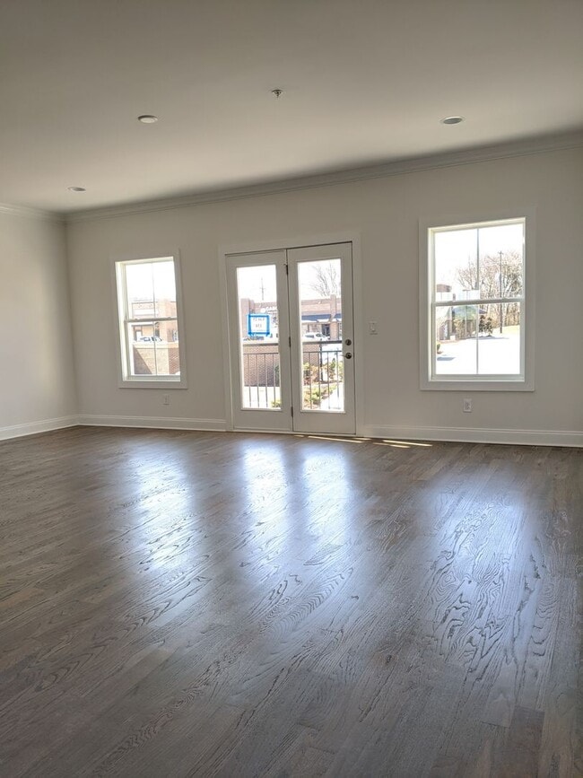 Building Photo - Luxury Townhome - Williamson County