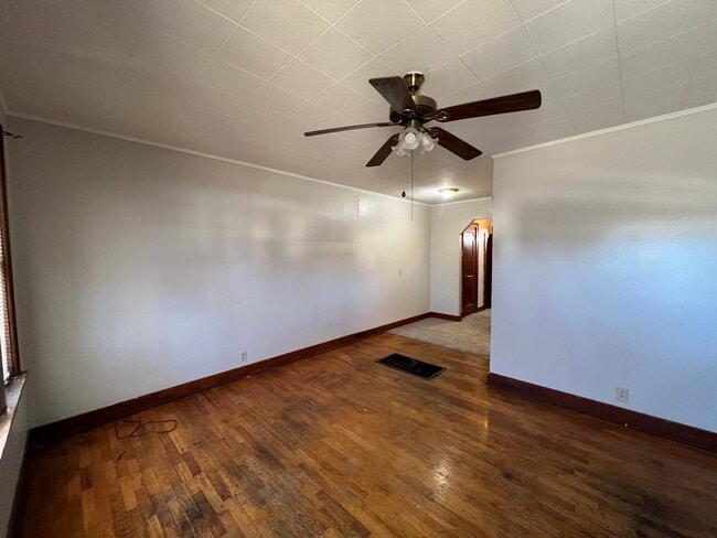 Building Photo - 134 S Columbia Ave