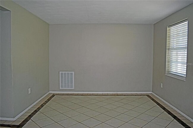 Building Photo - 3636 Wiltshire Dr