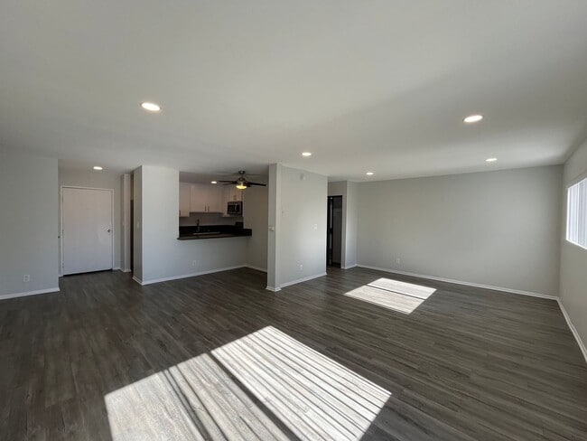 Foto del interior - 2039 North Las Palmas Ave