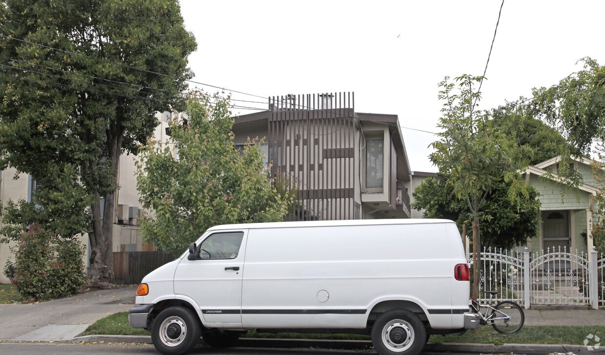 Building Photo - 438 Vera Ave