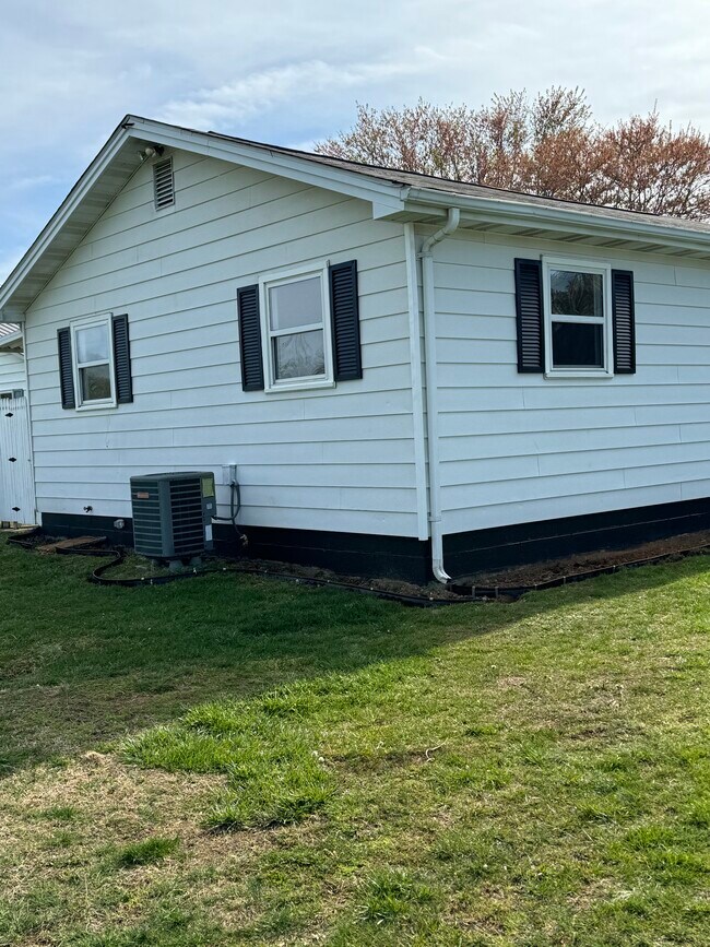 Building Photo - 2141 Buckingham Rd