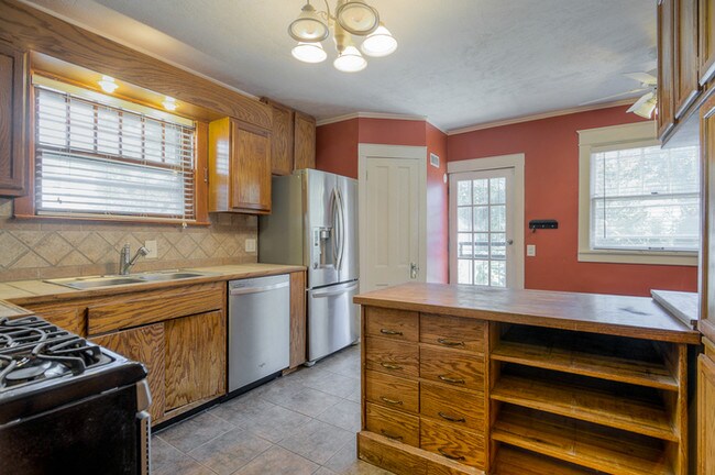 Foto del edificio - Can't Beat the Location