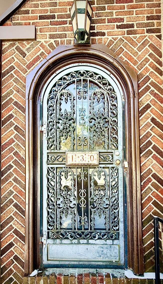 Building Photo - 130 Orlin Ave SE