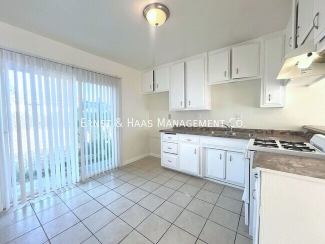 Foto del edificio - 5940 Atlantic Ave