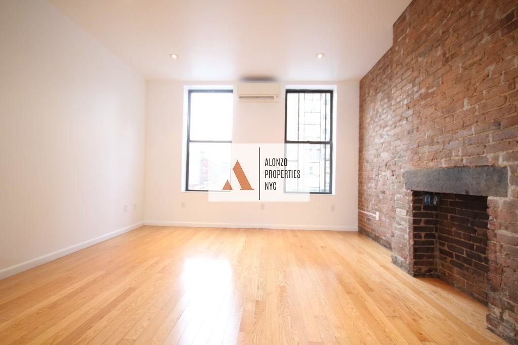 Foto del edificio - Tenth Avenue