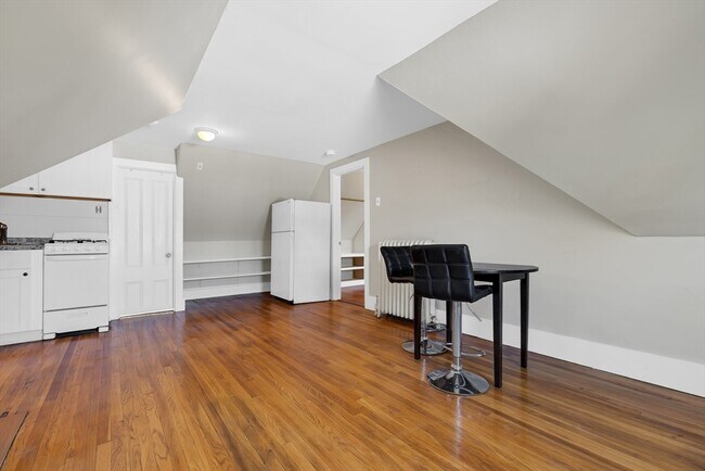 Foto del edificio - 28 Evergreen St