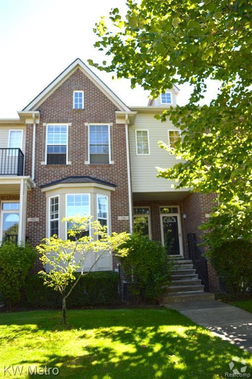 Brookfield Estates North Apartments for Rent with Parking Westland