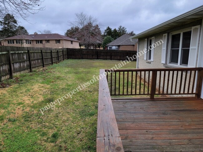 Building Photo - 1809 Eagle Dr