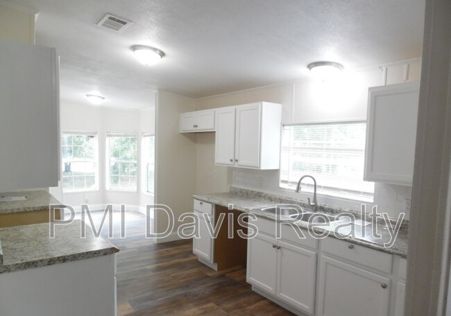 Foto del edificio - 5497 Coronado St