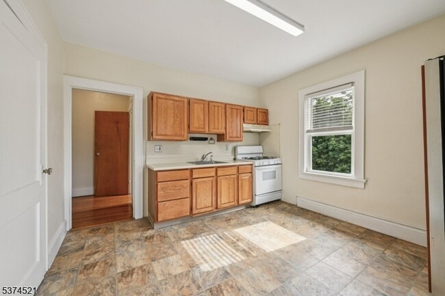 Building Photo - 215 Speedwell Ave