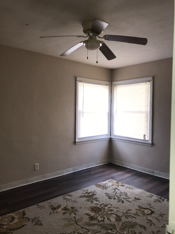 Foto del edificio - 1054 Blakley Dr
