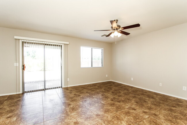 Foto del edificio - 18806 N Lousandra Dr