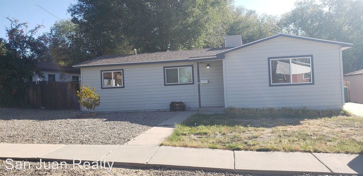 Foto principal - 3 br, 2 bath House - 706 N Allen Avenue