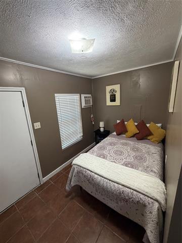 Foto del edificio - 2436 Lockhart Ave