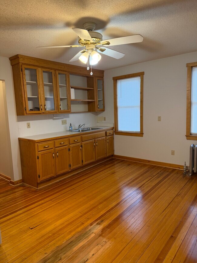 Building Photo - 56 Westwood Ave