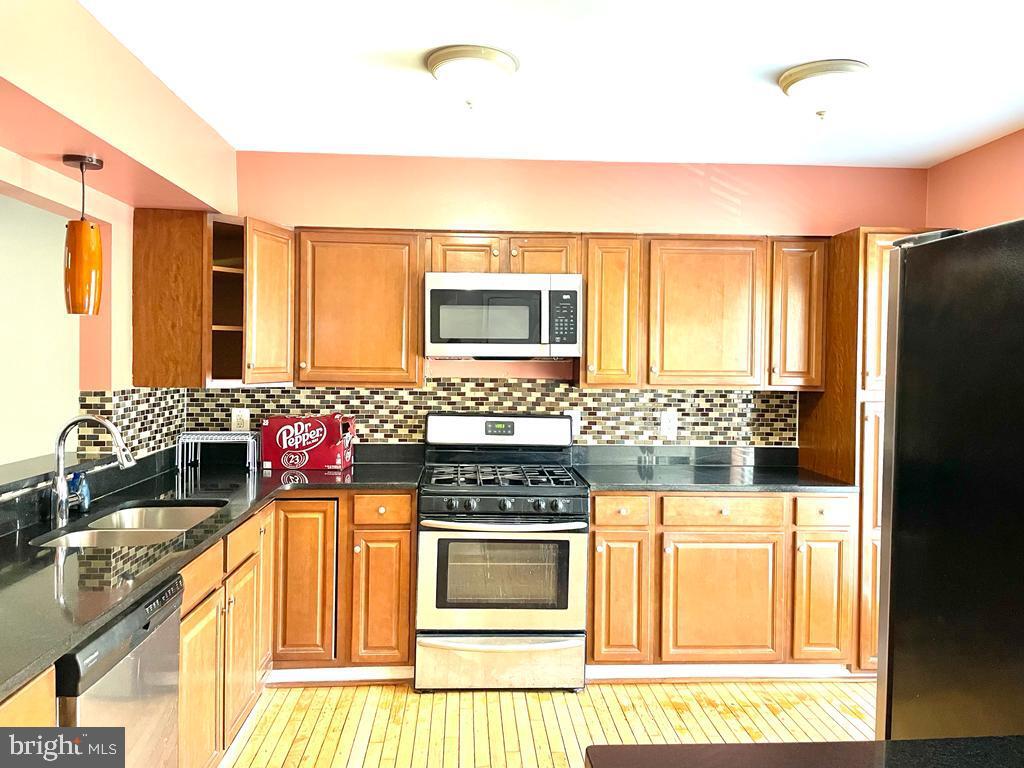 Primary Photo - 8302 Linden Oaks Ct