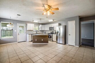 Building Photo - 5211 Roserock Ln