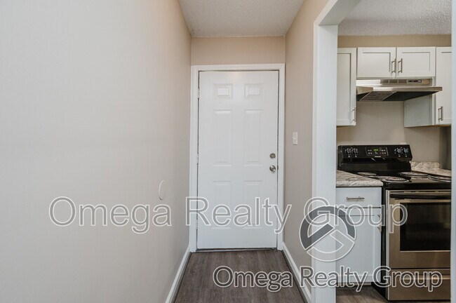Building Photo - 3630 Castle Ridge Rd