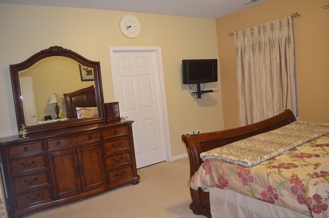 BedRoom1 - 757 W 14th St