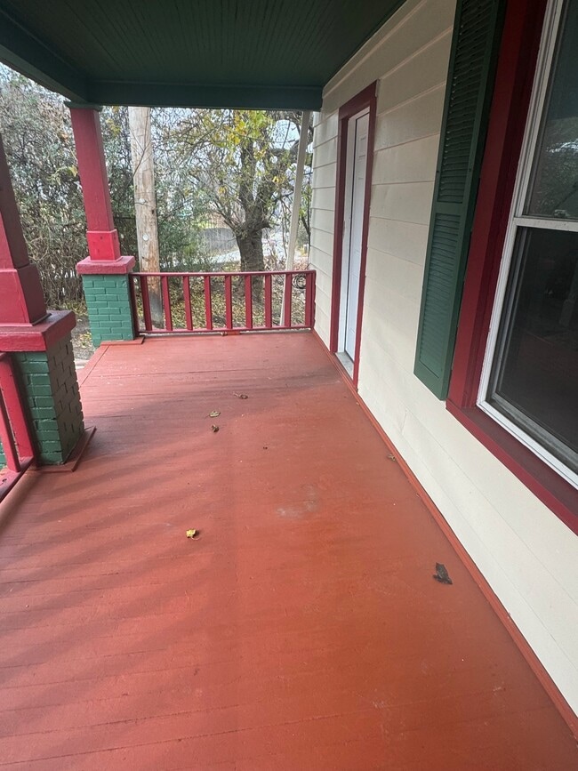 Building Photo - 275 Greensburg Pike