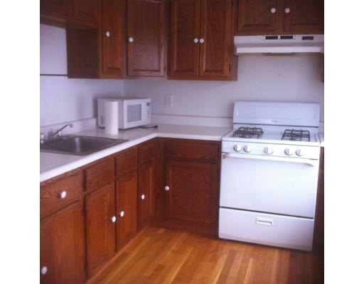 Primary Photo - 144 School St